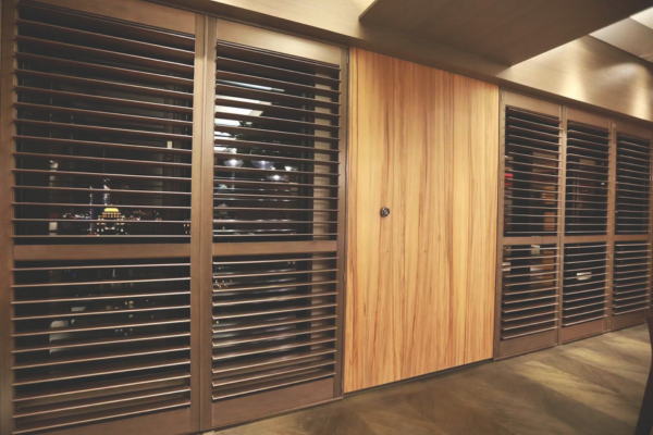 Ultra Stained 89mm hinge